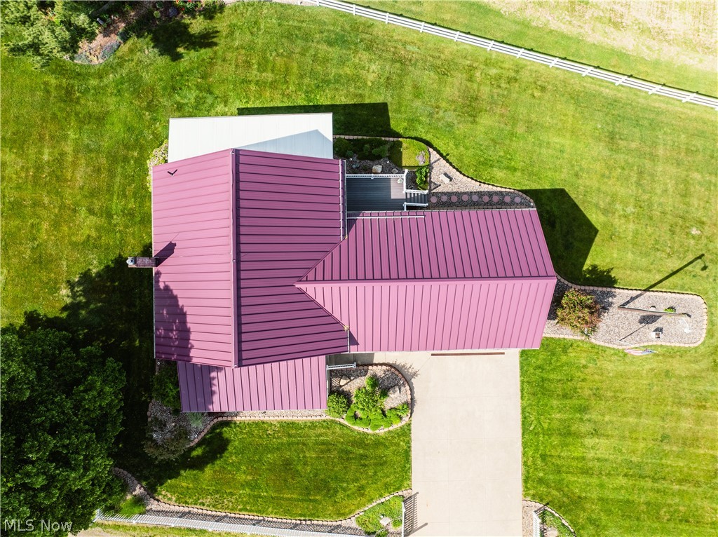 7759 Eddie Hill Road SE Uhrichsville OH 44683