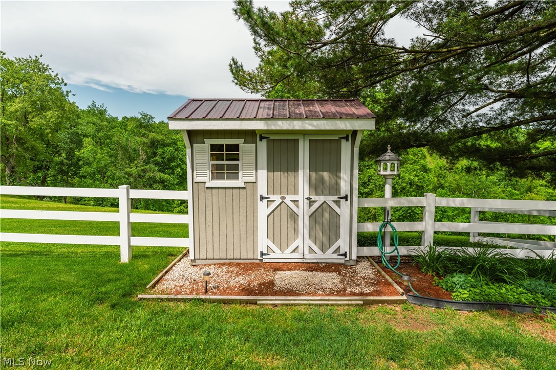7759 Eddie Hill Road SE Uhrichsville OH 44683