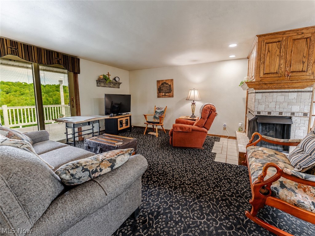 7759 Eddie Hill Road SE Uhrichsville OH 44683