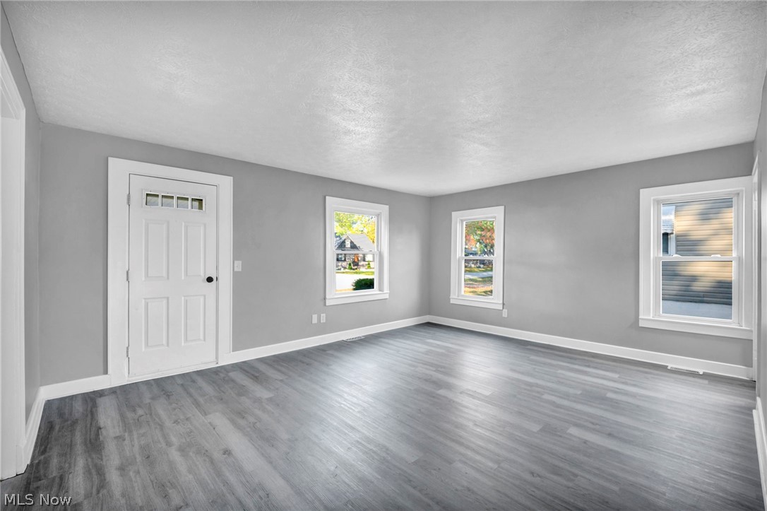 1083 Eastlake Drive Eastlake OH 44095