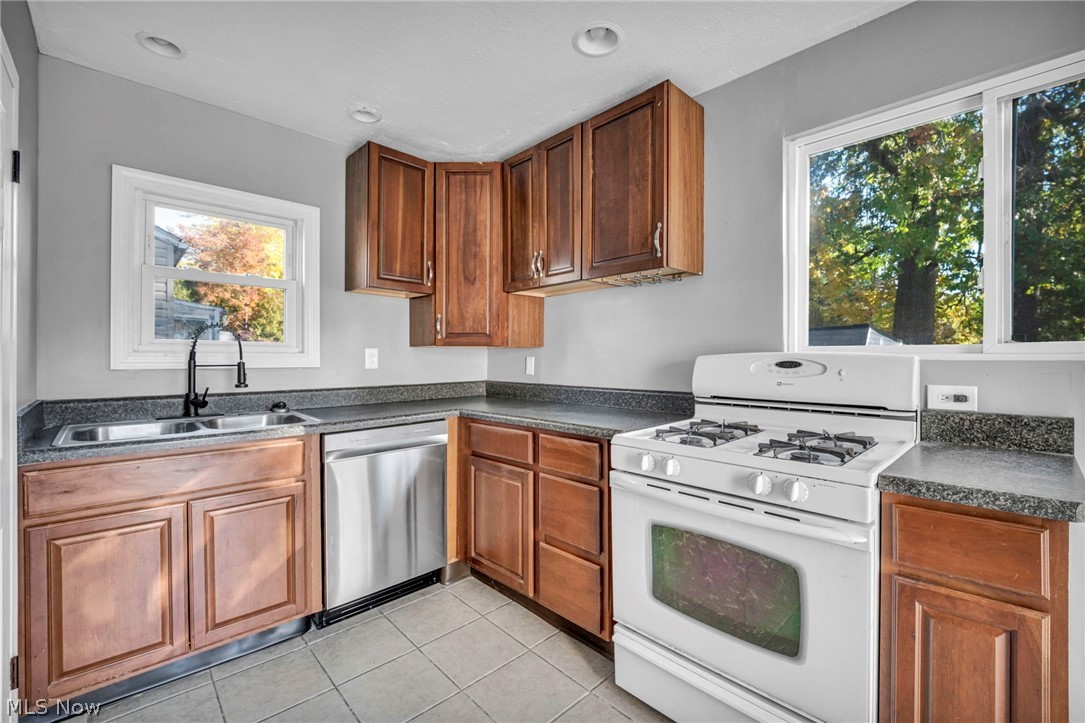 1083 Eastlake Drive Eastlake OH 44095