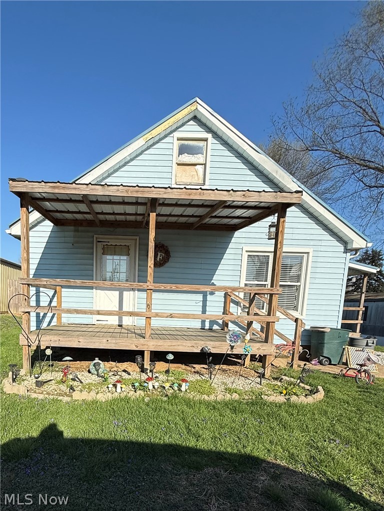1748 South Lawn Extension Coshocton OH 43812