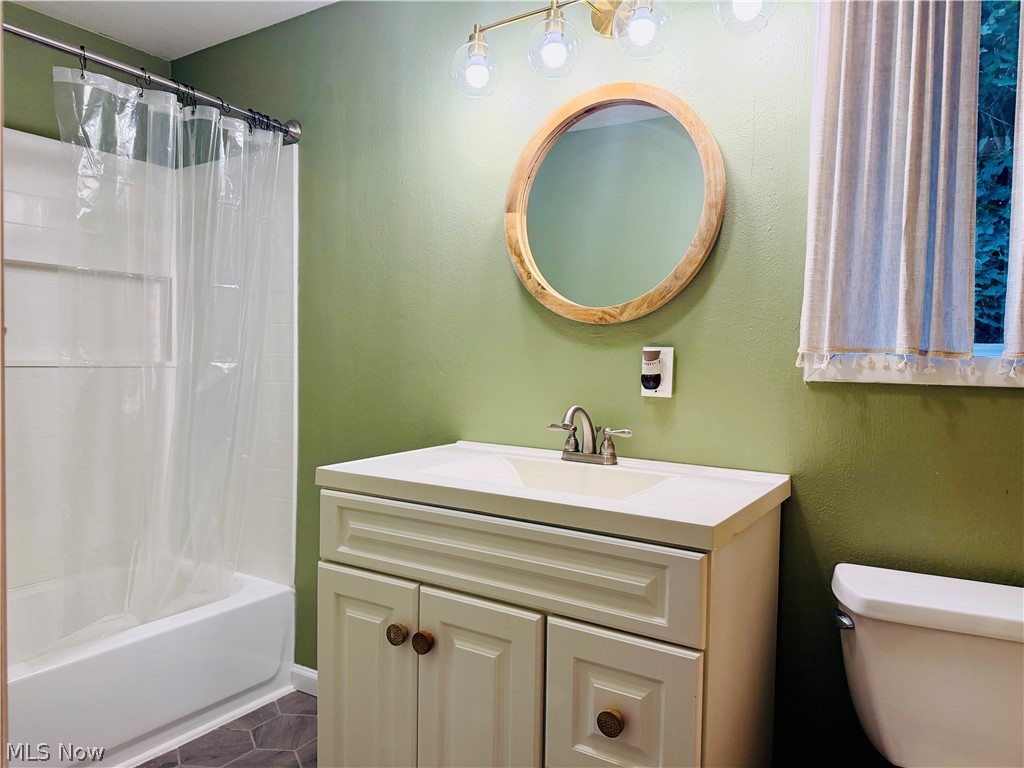 1674 Township Highway 244 Toronto OH 43964