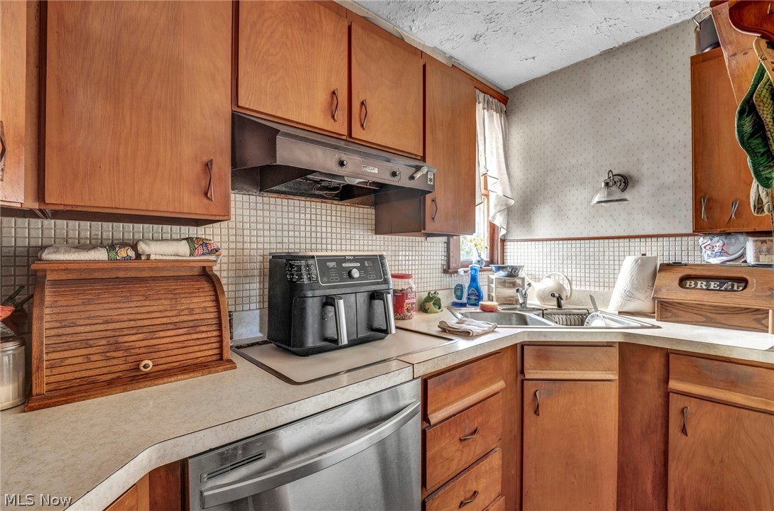 3919 Robert Avenue Cleveland OH 44109