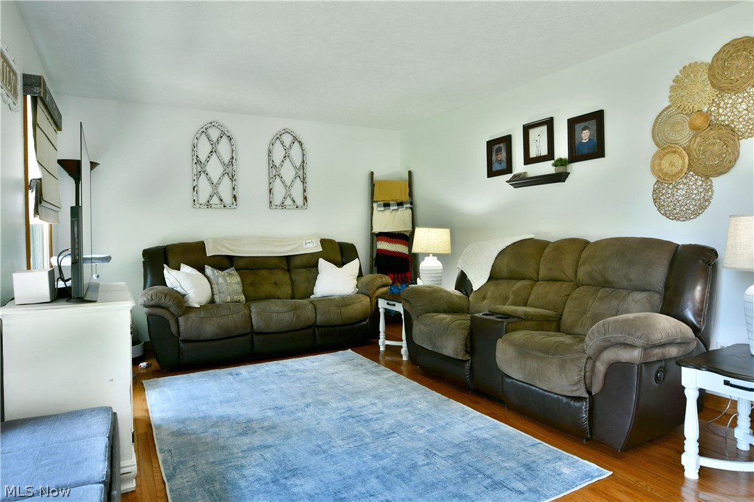 4895 Woodrow Avenue NW Warren OH 44483