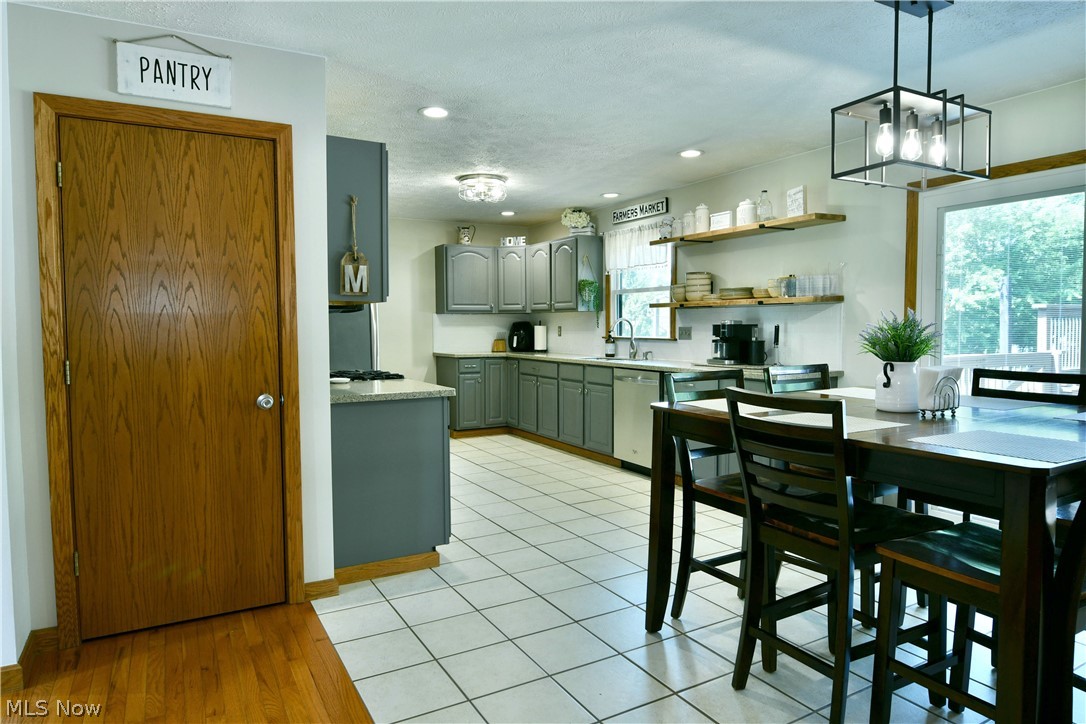 4895 Woodrow Avenue NW Warren OH 44483
