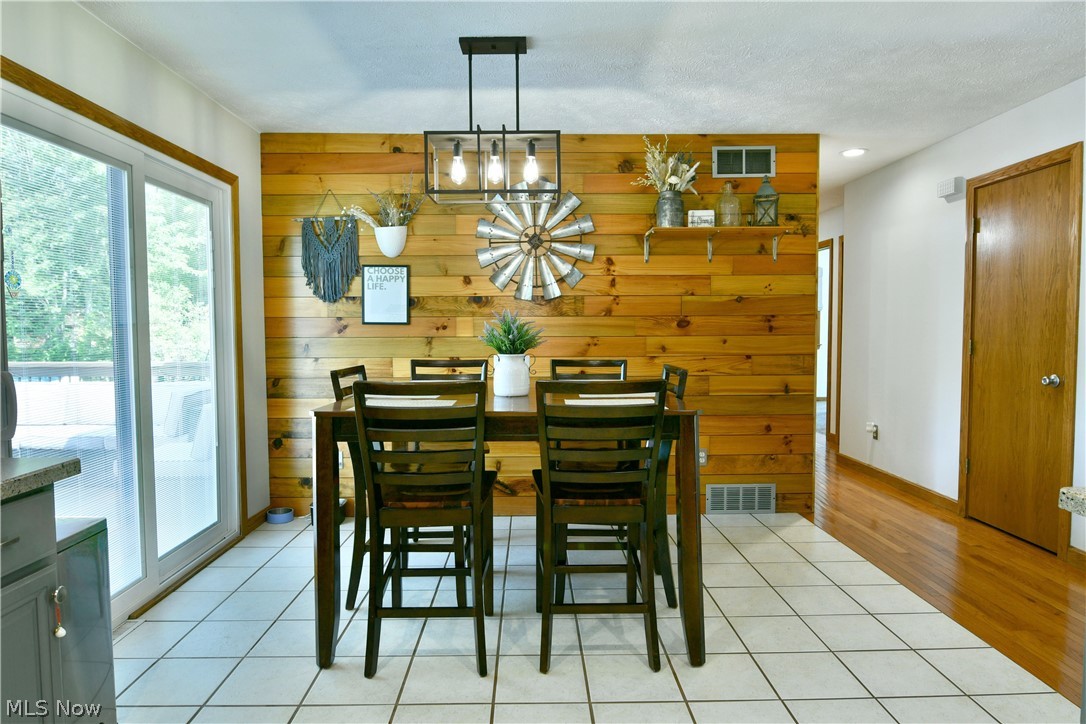 4895 Woodrow Avenue NW Warren OH 44483