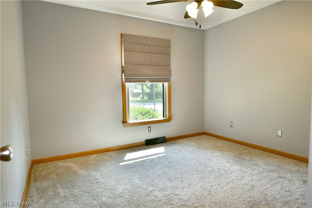 4895 Woodrow Avenue NW Warren OH 44483