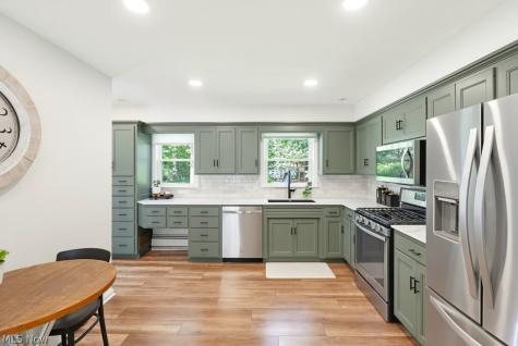 3104 Englewood Drive Silver Lake OH 44224