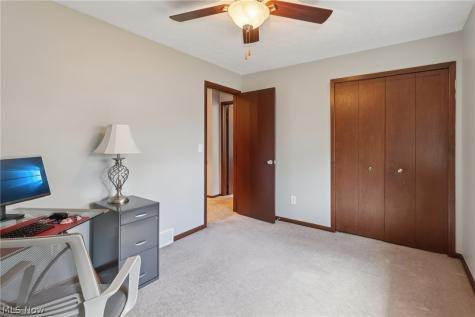14784 Stone Creek Oval Strongsville OH 44149