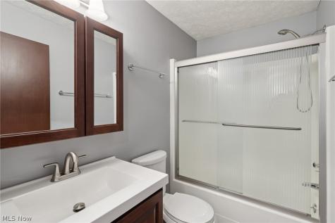 14784 Stone Creek Oval Strongsville OH 44149
