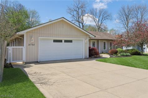 14784 Stone Creek Oval Strongsville OH 44149