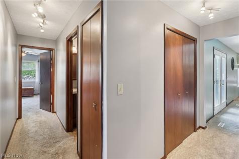 14784 Stone Creek Oval Strongsville OH 44149