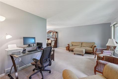 14784 Stone Creek Oval Strongsville OH 44149