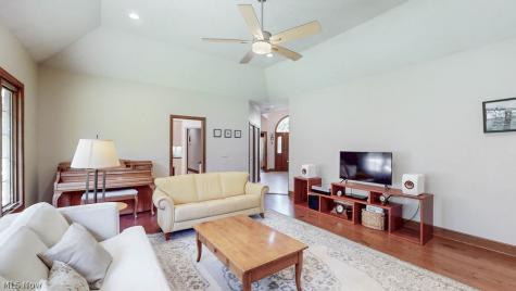 10 Deep Creek Lane Moreland Hills OH 44022