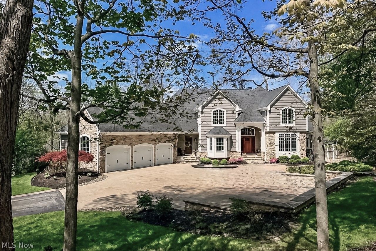 35 Winding River Trail Bentleyville OH 44022