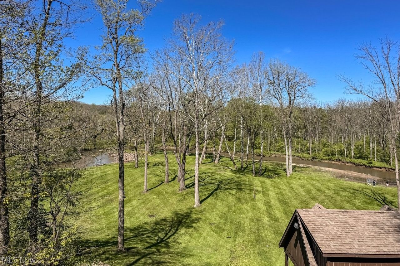 35 Winding River Trail Bentleyville OH 44022