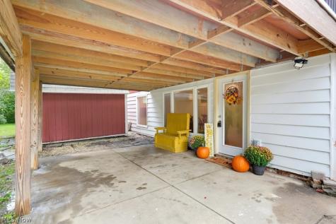 7749 State Route 43 Kent OH 44240