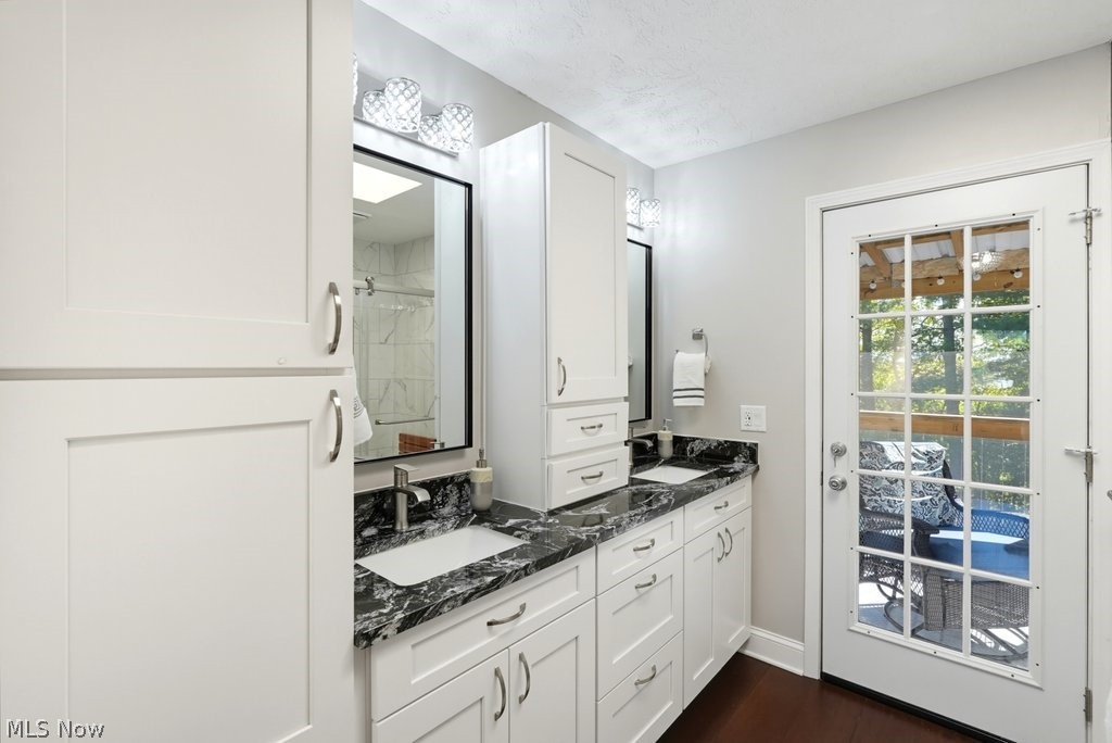 400 Seneca Court Avon Lake OH 44012