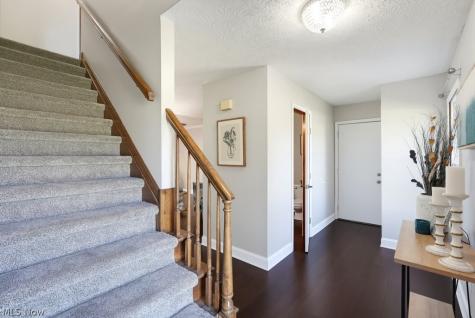 400 Seneca Court Avon Lake OH 44012
