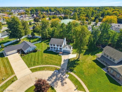 400 Seneca Court Avon Lake OH 44012