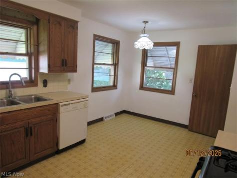21441 Fuller Avenue Euclid OH 44123