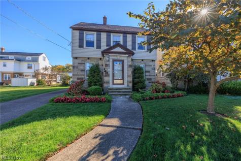 1327 Hillsdale Avenue Lorain OH 44052