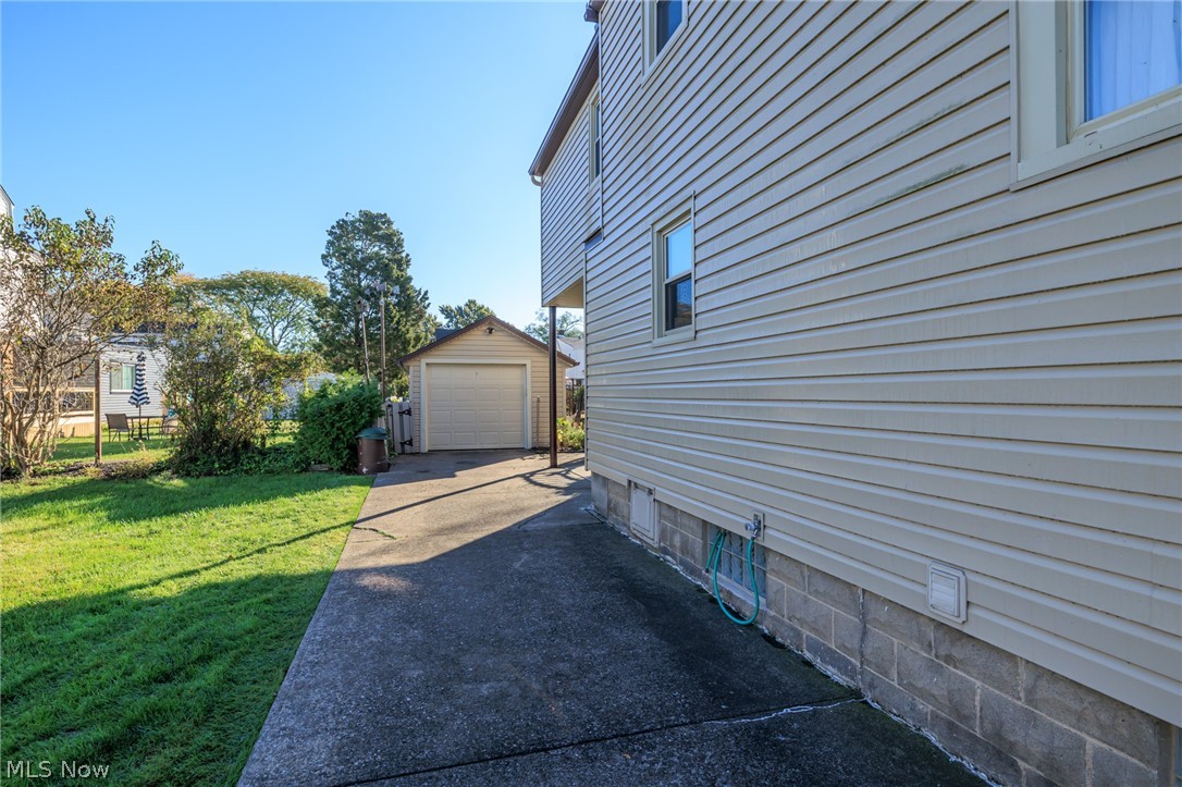 1327 Hillsdale Avenue Lorain OH 44052