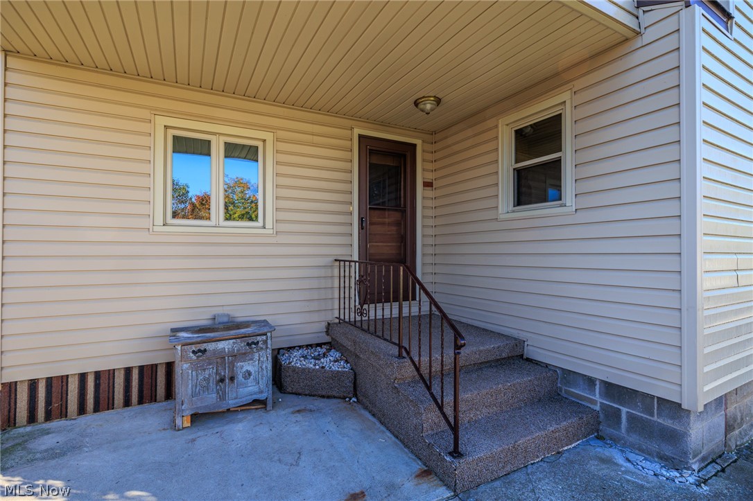 1327 Hillsdale Avenue Lorain OH 44052