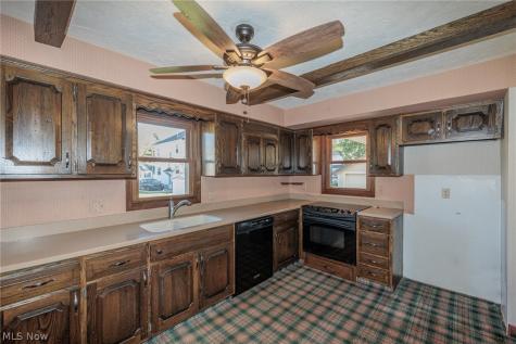 1327 Hillsdale Avenue Lorain OH 44052
