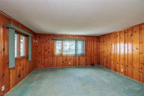 1327 Hillsdale Avenue Lorain OH 44052