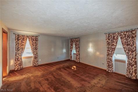 1327 Hillsdale Avenue Lorain OH 44052