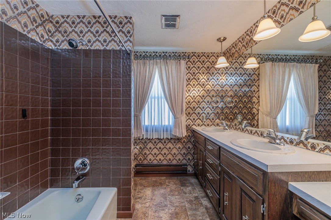 1327 Hillsdale Avenue Lorain OH 44052