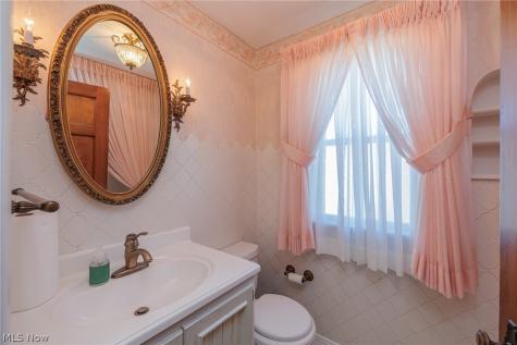 1327 Hillsdale Avenue Lorain OH 44052