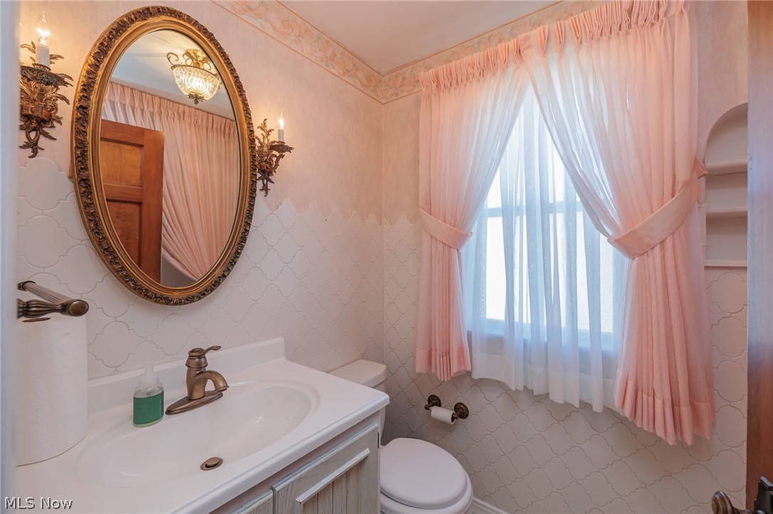 1327 Hillsdale Avenue Lorain OH 44052