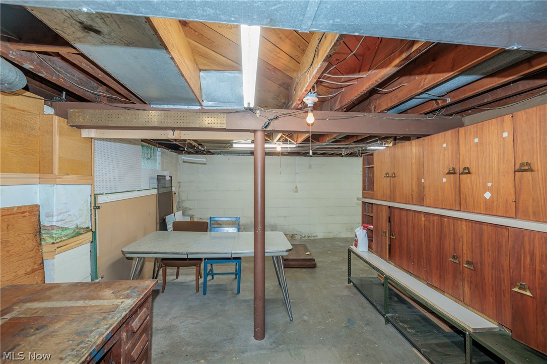 1327 Hillsdale Avenue Lorain OH 44052