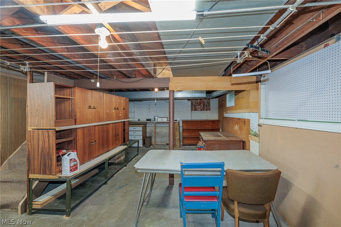 1327 Hillsdale Avenue Lorain OH 44052
