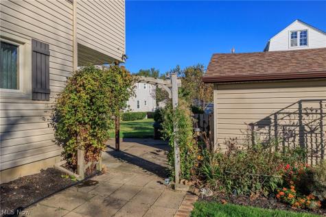 1327 Hillsdale Avenue Lorain OH 44052