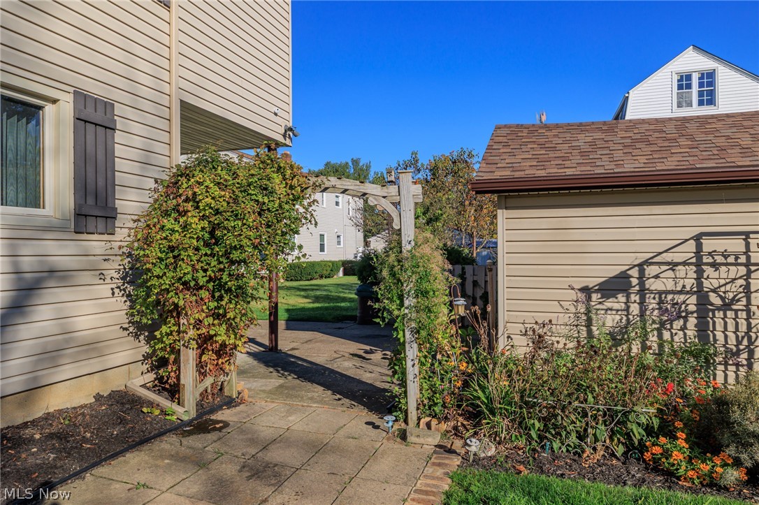 1327 Hillsdale Avenue Lorain OH 44052
