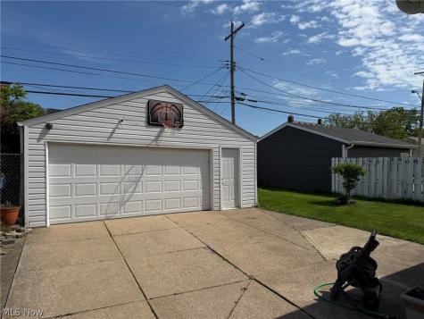 6706 Gilbert Avenue Parma OH 44129