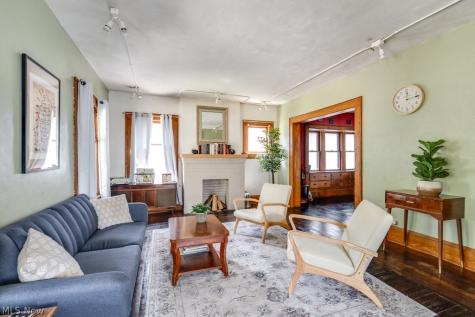 894 Elmore Avenue Akron OH 44302
