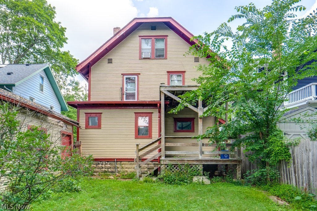894 Elmore Avenue Akron OH 44302