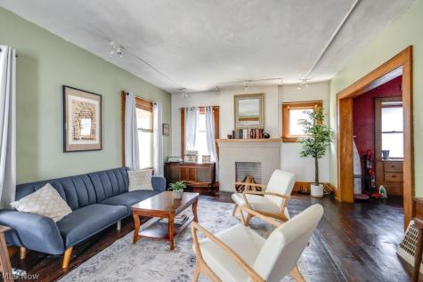 894 Elmore Avenue Akron OH 44302