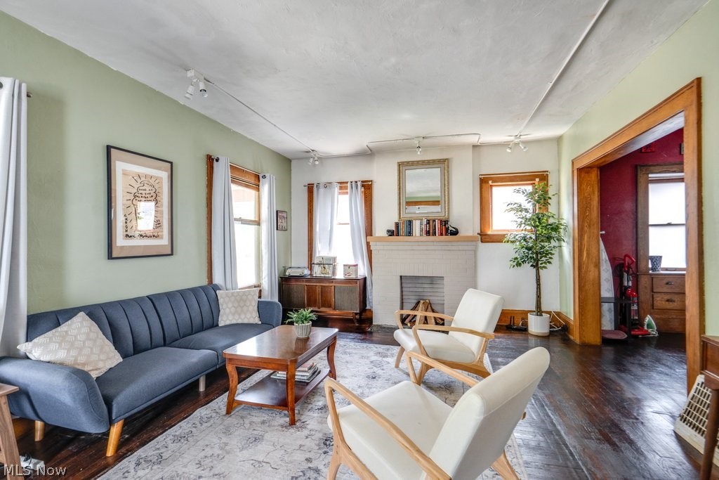 894 Elmore Avenue Akron OH 44302