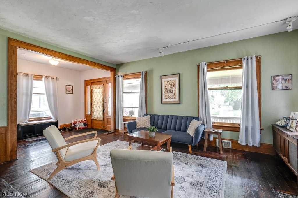894 Elmore Avenue Akron OH 44302