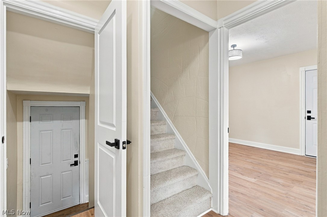 17408 Woodbury Avenue Cleveland OH 44135