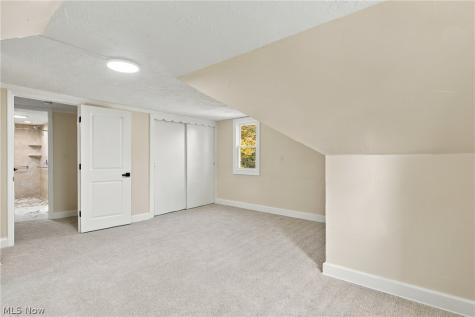 17408 Woodbury Avenue Cleveland OH 44135