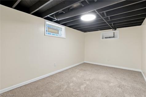 17408 Woodbury Avenue Cleveland OH 44135
