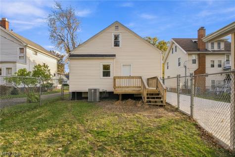 17408 Woodbury Avenue Cleveland OH 44135