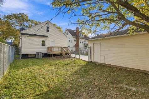 17408 Woodbury Avenue Cleveland OH 44135